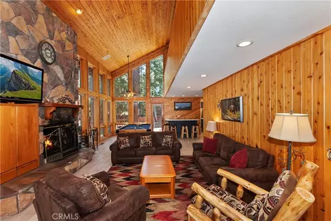 Living - 733 Winterset Ct, Big Bear Lake, CA 92315 photo 3 of 5