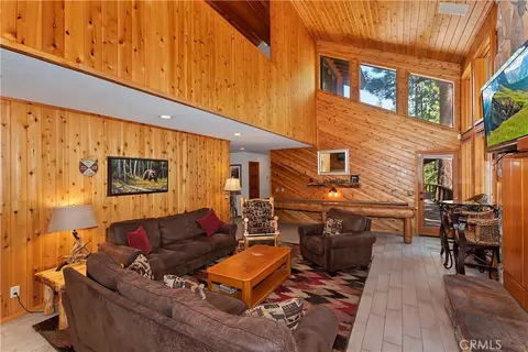 Living - 733 Winterset Ct, Big Bear Lake, CA 92315 photo 4 of 5