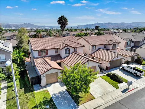 View/Area - 833 Pheasant St, Corona, CA 92881 photo 5 of 12