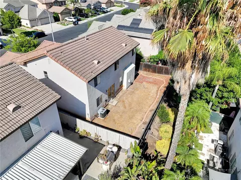 View/Area - 833 Pheasant St, Corona, CA 92881 photo 9 of 12