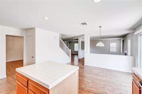 Entry Way - 833 Pheasant St, Corona, CA 92881 photo 2 of 4