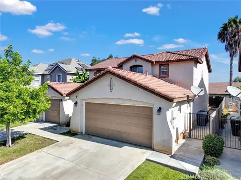 Exterior - 833 Pheasant St, Corona, CA 92881 photo 2 of 10