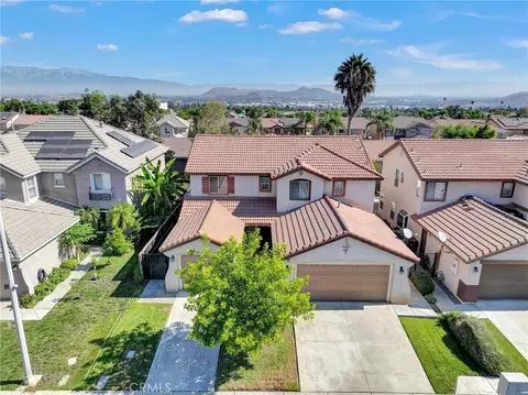View/Area - 833 Pheasant St, Corona, CA 92881 photo 4 of 12