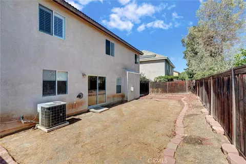 Exterior - 833 Pheasant St, Corona, CA 92881 photo 7 of 10