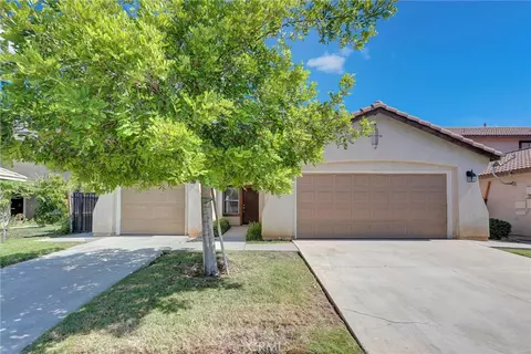 Exterior - 833 Pheasant St, Corona, CA 92881 photo 5 of 10