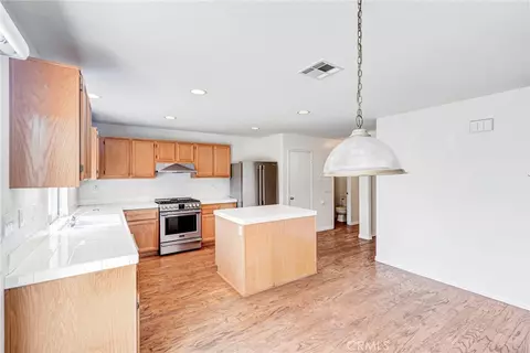 Kitchen - 833 Pheasant St, Corona, CA 92881 photo 1 of 5