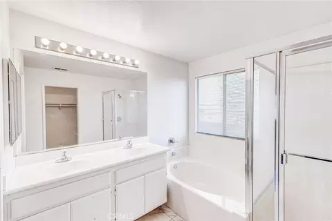 Bath - 833 Pheasant St, Corona, CA 92881 photo 3 of 5