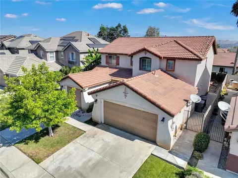 View/Area - 833 Pheasant St, Corona, CA 92881 photo 2 of 12