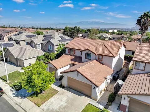 View/Area - 833 Pheasant St, Corona, CA 92881 photo 3 of 12