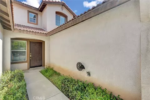 Entry Way - 833 Pheasant St, Corona, CA 92881 photo 1 of 4