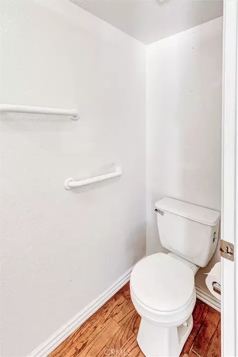Bath - 833 Pheasant St, Corona, CA 92881 photo 1 of 5