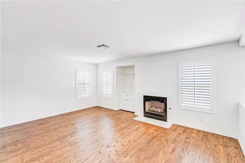 Living - 833 Pheasant St, Corona, CA 92881 photo 8 of 12