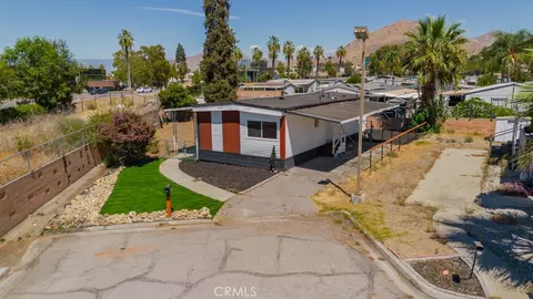 142 Sir Damas Dr, Riverside, CA 92507 photo 33