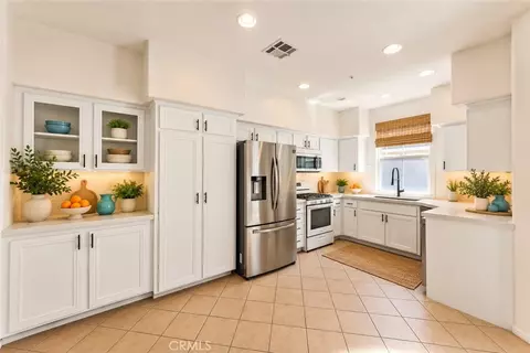 Kitchen - 607 Terra Bella, Irvine, CA 92602 photo 2 of 5