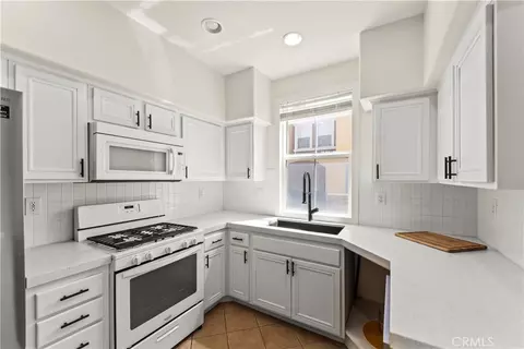 Kitchen - 607 Terra Bella, Irvine, CA 92602 photo 3 of 5