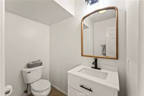 Bath - 607 Terra Bella, Irvine, CA 92602 photo 2 of 3