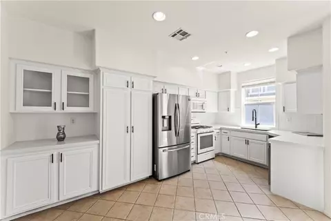 Kitchen - 607 Terra Bella, Irvine, CA 92602 photo 5 of 5