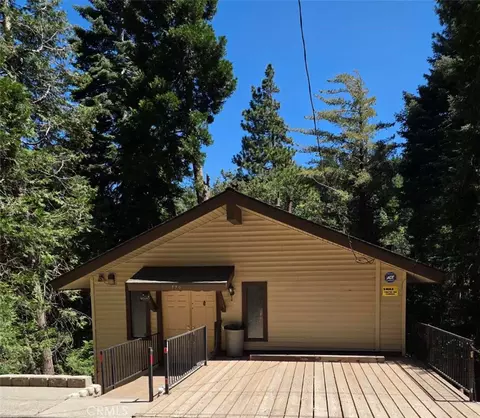 779 Virginia Ct, Lake Arrowhead, CA 92352