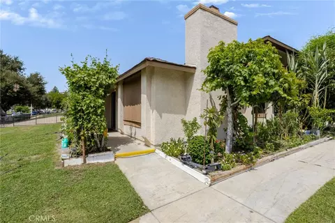 Exterior - 1140 Oxford Dr, Redlands, CA 92374 photo 4 of 8