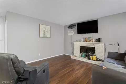 Living - 1140 Oxford Dr, Redlands, CA 92374 photo 2 of 4