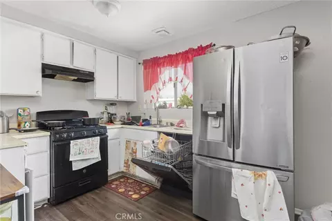 Kitchen - 1140 Oxford Dr, Redlands, CA 92374 photo 2 of 3