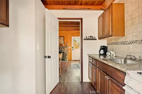 Kitchen - 2478 Elko, Arrowbear Lake, CA 92382 photo 2 of 2