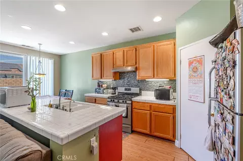 Kitchen - 1609 Sutherland, Lancaster, CA 93534 photo 3 of 3