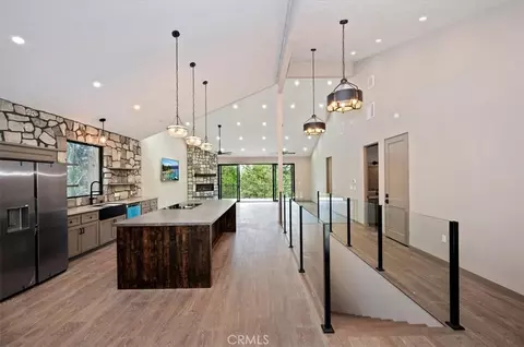 Entry Way - 28986 Alder Ter, Cedar Glen, CA 92321 photo 2 of 2