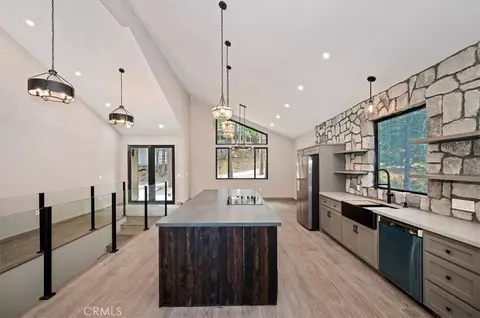 Kitchen - 28986 Alder Ter, Cedar Glen, CA 92321 photo 2 of 4