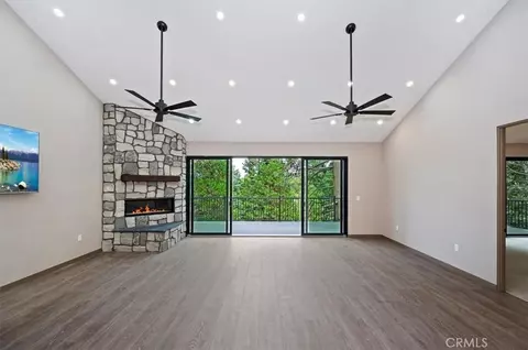 Living - 28986 Alder Ter, Cedar Glen, CA 92321 photo 7 of 9