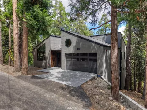 Exterior - 28986 Alder Ter, Cedar Glen, CA 92321 photo 3 of 9