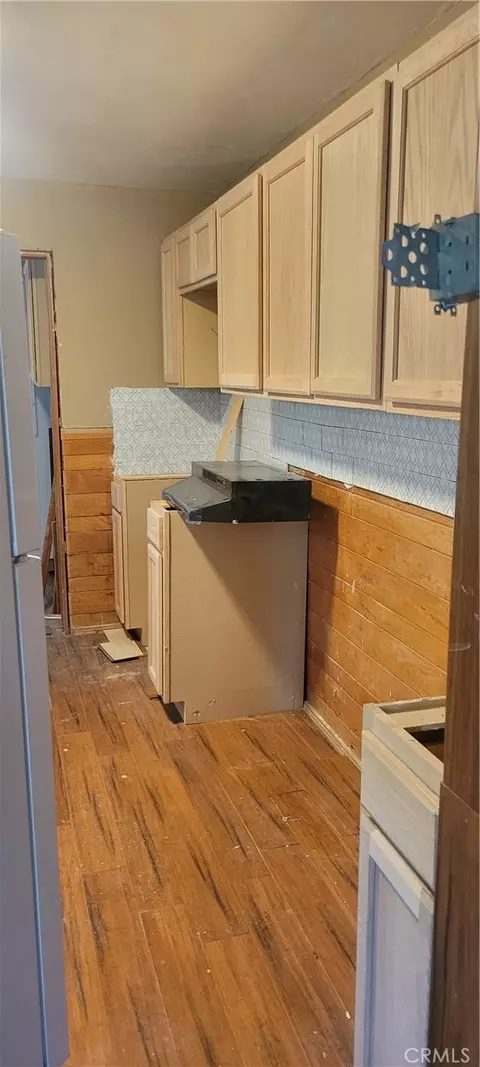 Kitchen - 21891 Plunge, Cedarpines Park, CA 92322 photo 2 of 2