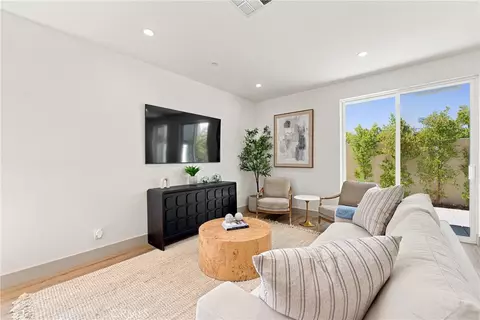 Living - 15540 Colorado, Paramount, CA 90723 photo 3 of 7