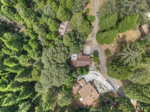 View/Area - 932 Cedar Dr, Crestline, CA 92325 photo 2 of 2