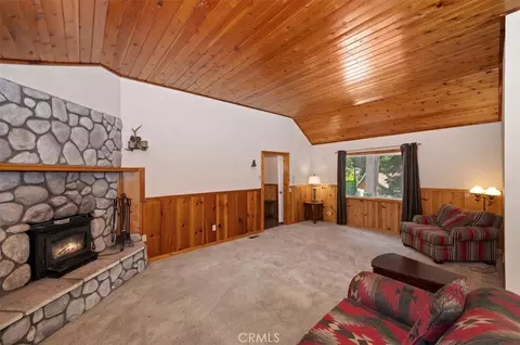 Living - 932 Cedar Dr, Crestline, CA 92325 photo 2 of 5