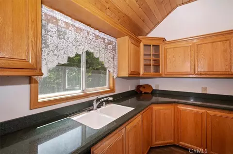 Kitchen - 932 Cedar Dr, Crestline, CA 92325 photo 5 of 5