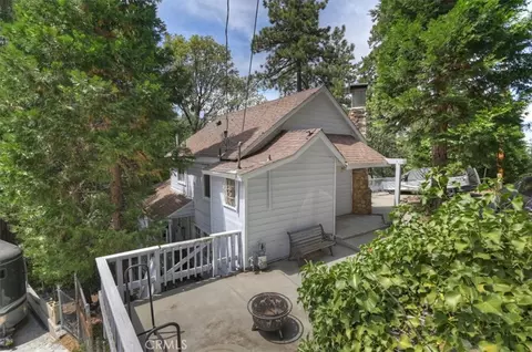 Exterior - 932 Cedar Dr, Crestline, CA 92325 photo 6 of 7