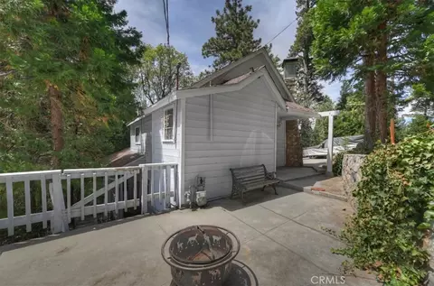 Exterior - 932 Cedar Dr, Crestline, CA 92325 photo 5 of 7