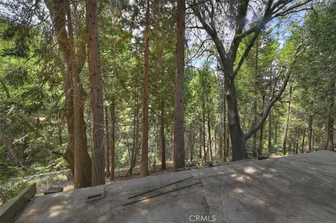 Exterior - 932 Cedar Dr, Crestline, CA 92325 photo 1 of 7