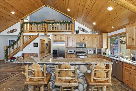 Kitchen - 42311 Eagle Ridge Dr, Big Bear Lake, CA 92315 photo 2 of 5