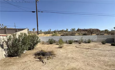 Exterior - 57374 Warren, Yucca Valley, CA 92284 photo 7 of 10