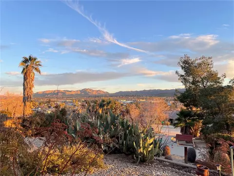 Exterior - 57374 Warren, Yucca Valley, CA 92284 photo 3 of 10