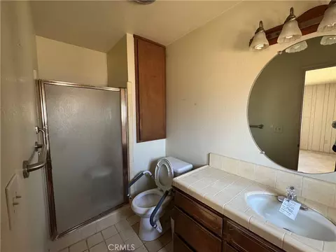 Bath - 57374 Warren, Yucca Valley, CA 92284 photo 2 of 2