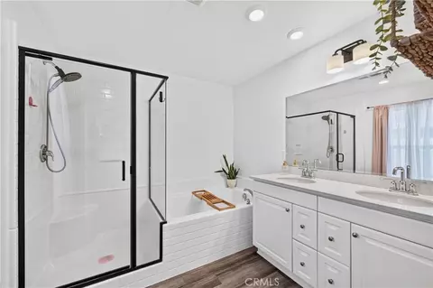 Bath - 2417 Tulip Dr, Perris, CA 92570 photo 1 of 3
