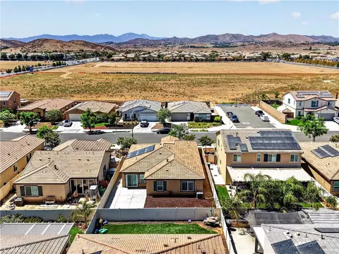 View/Area - 2417 Tulip Dr, Perris, CA 92570 photo 7 of 8