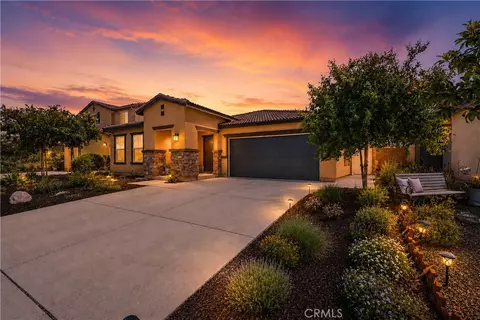 Exterior - 2417 Tulip Dr, Perris, CA 92570 photo 2 of 9