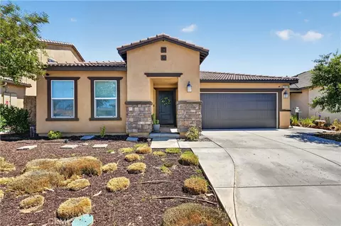 Exterior - 2417 Tulip Dr, Perris, CA 92570 photo 5 of 9