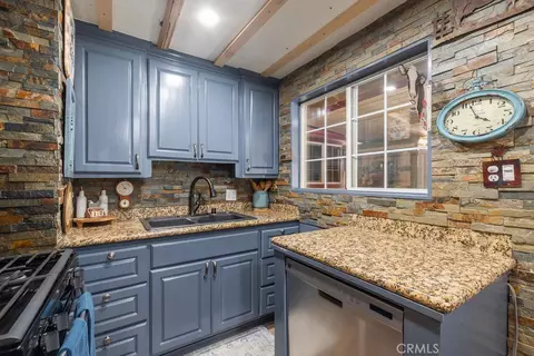 Kitchen - 500 E Mdw, Big Bear City, CA 92314 photo 1 of 4