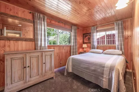 Bedroom - 500 E Mdw, Big Bear City, CA 92314 photo 3 of 7