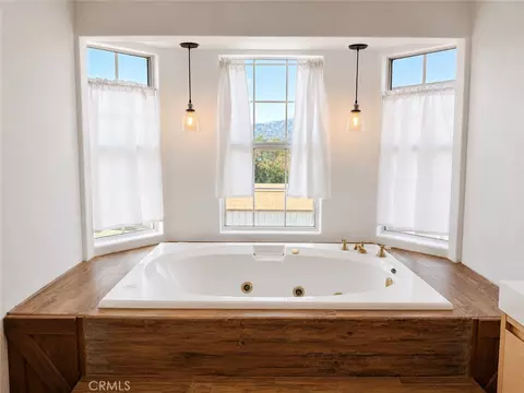 Bath - 376 E 12th, Beaumont, CA 92223 photo 2 of 4